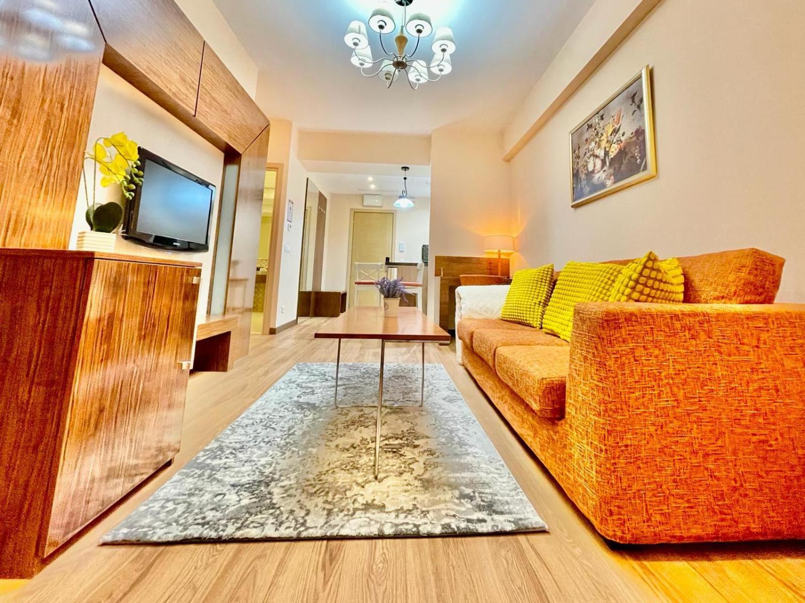 Royal Studio Apartment With A Perfect View - Yamaluxe Bucarest Exterior foto