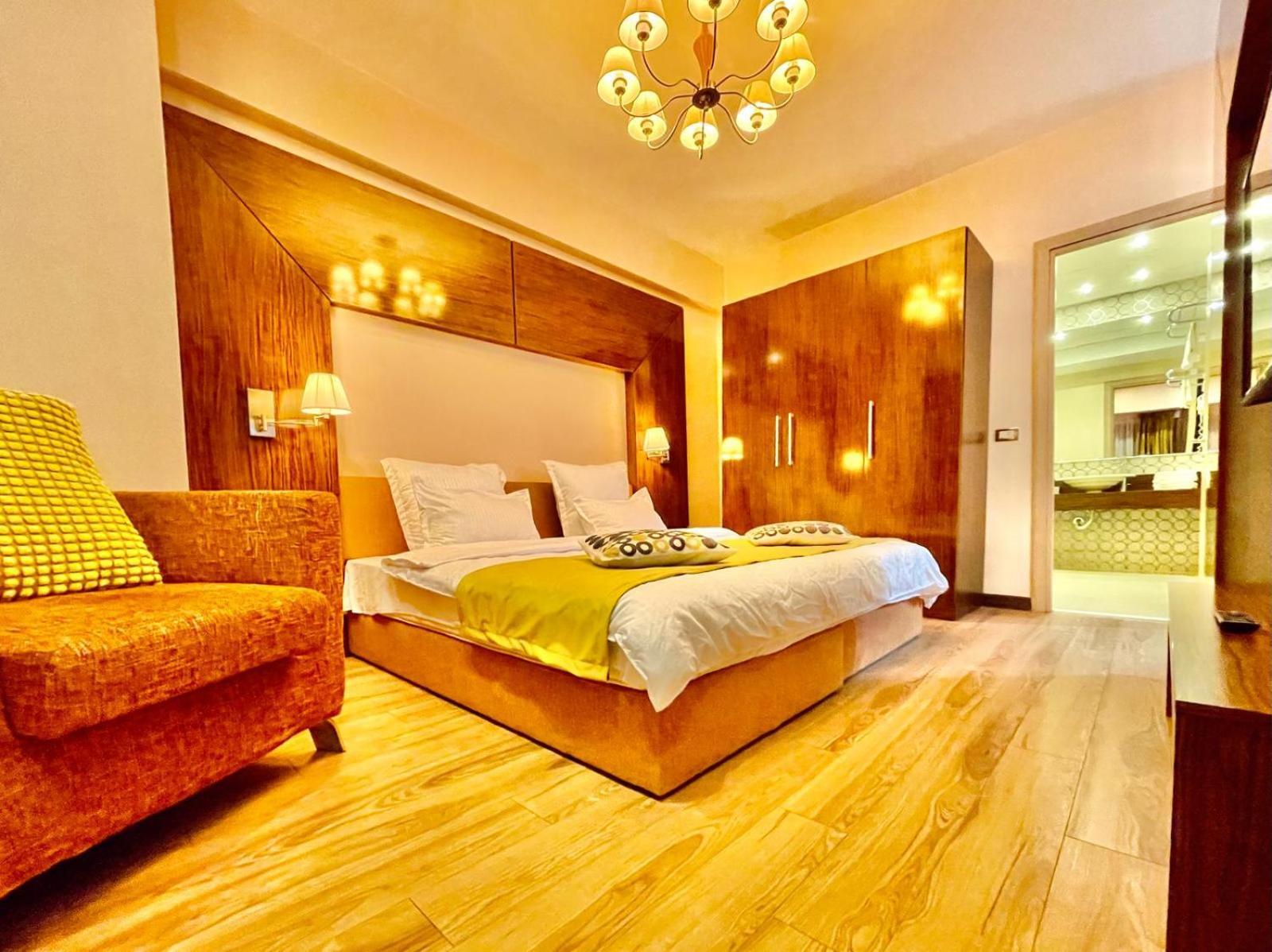 Royal Studio Apartment With A Perfect View - Yamaluxe Bucarest Exterior foto