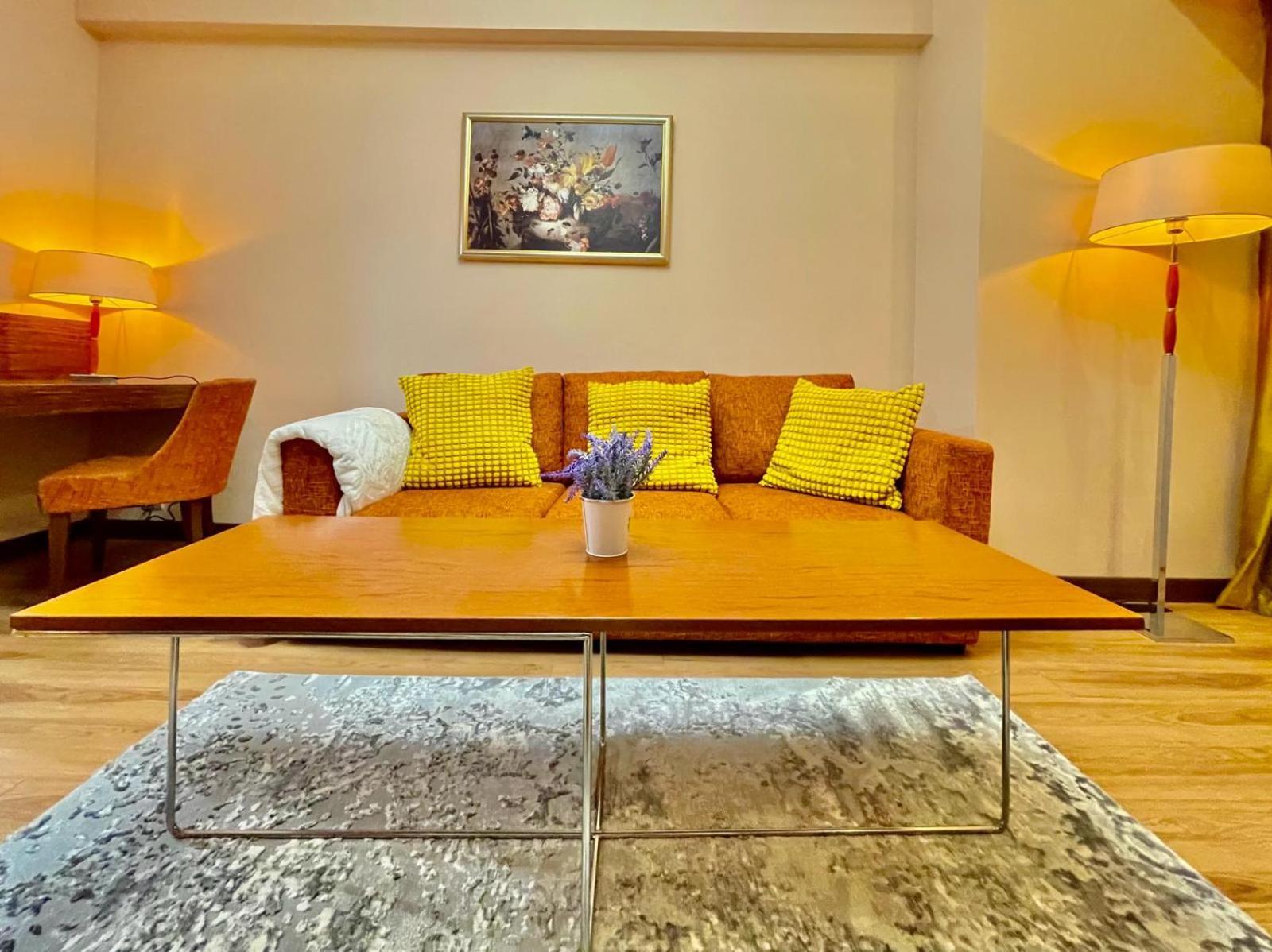 Royal Studio Apartment With A Perfect View - Yamaluxe Bucarest Exterior foto
