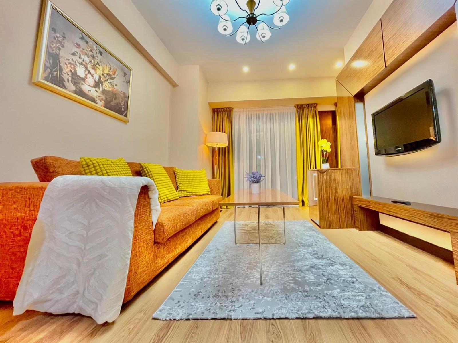 Royal Studio Apartment With A Perfect View - Yamaluxe Bucarest Exterior foto