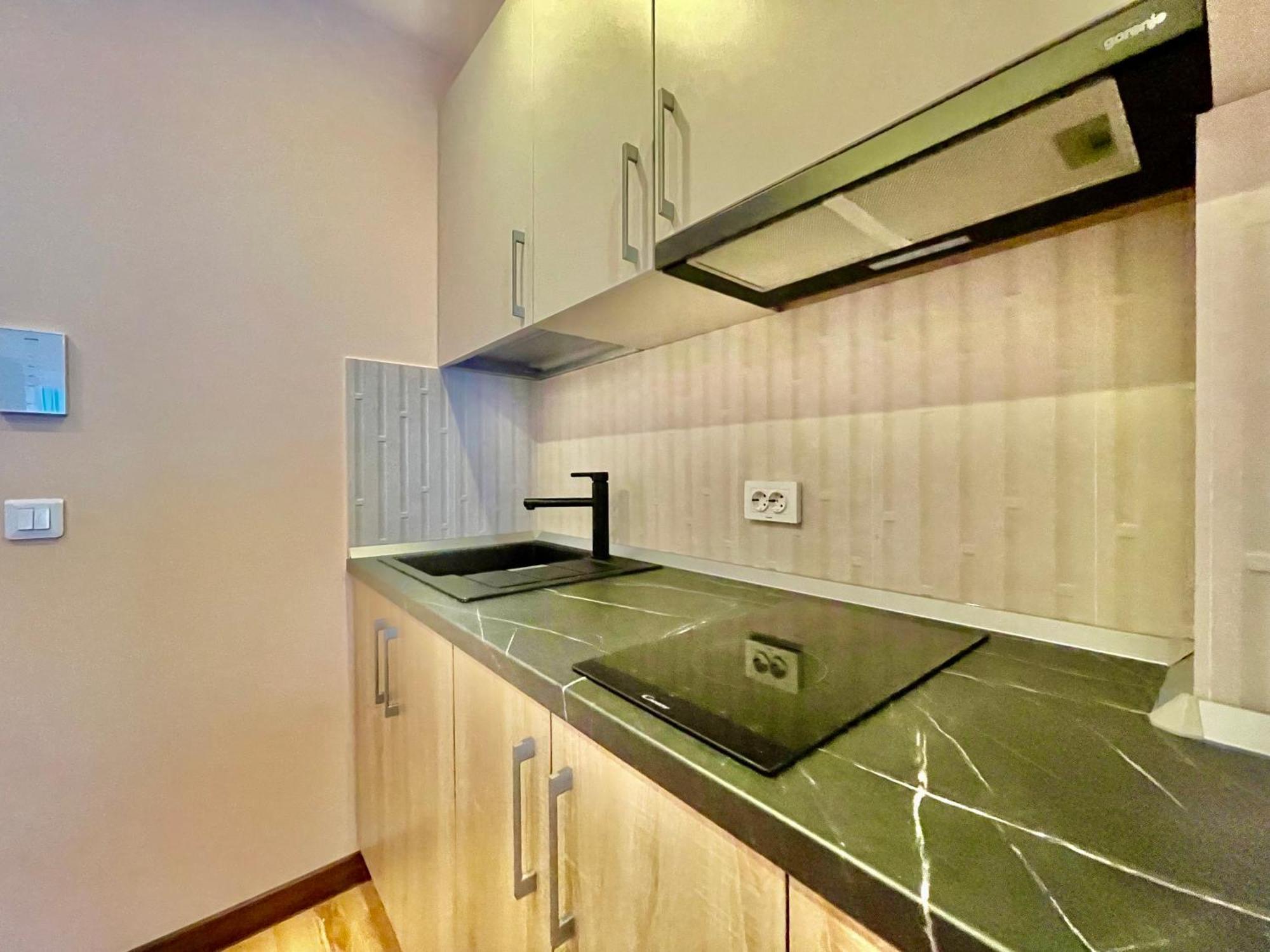 Royal Studio Apartment With A Perfect View - Yamaluxe Bucarest Exterior foto